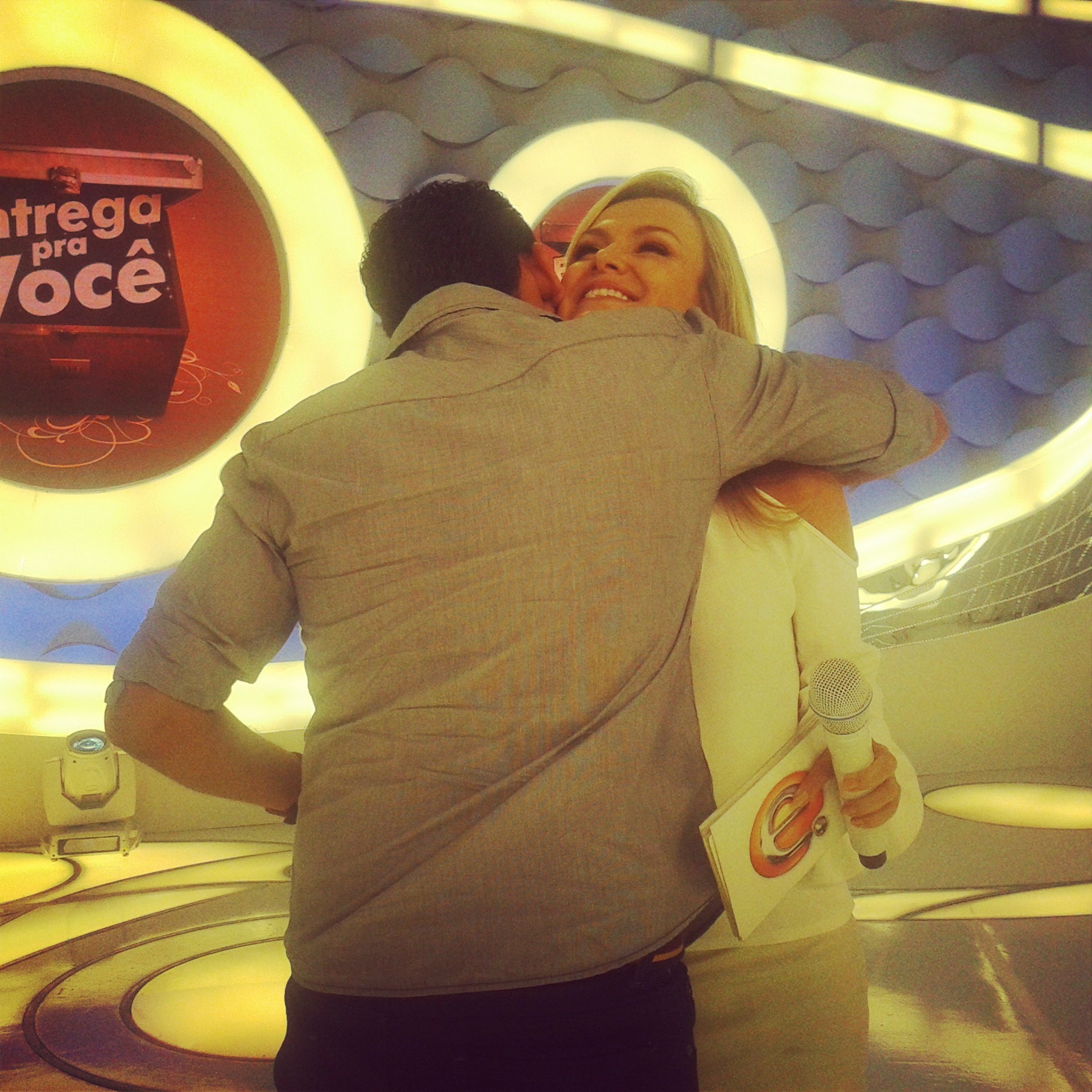 E o que falar desse abraço tão cheio de carinho? Guardado pra sempre na memória.