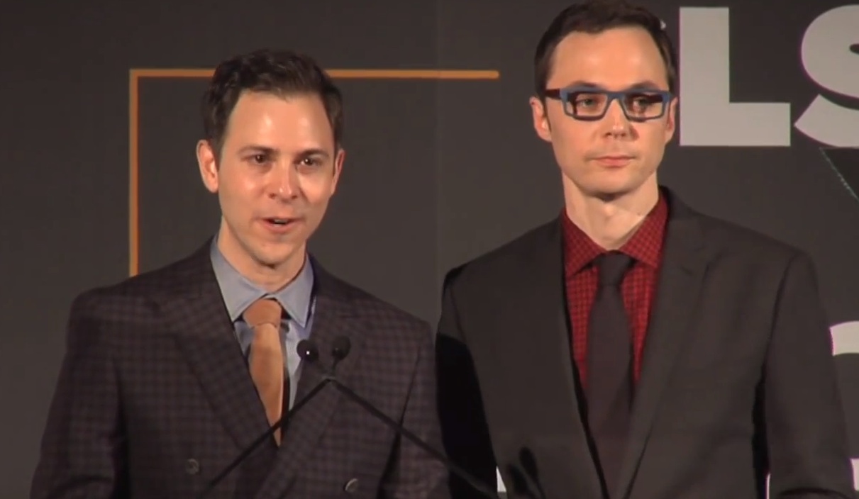 "Sou um perdedor para a causa gay", diz Jim Parsons