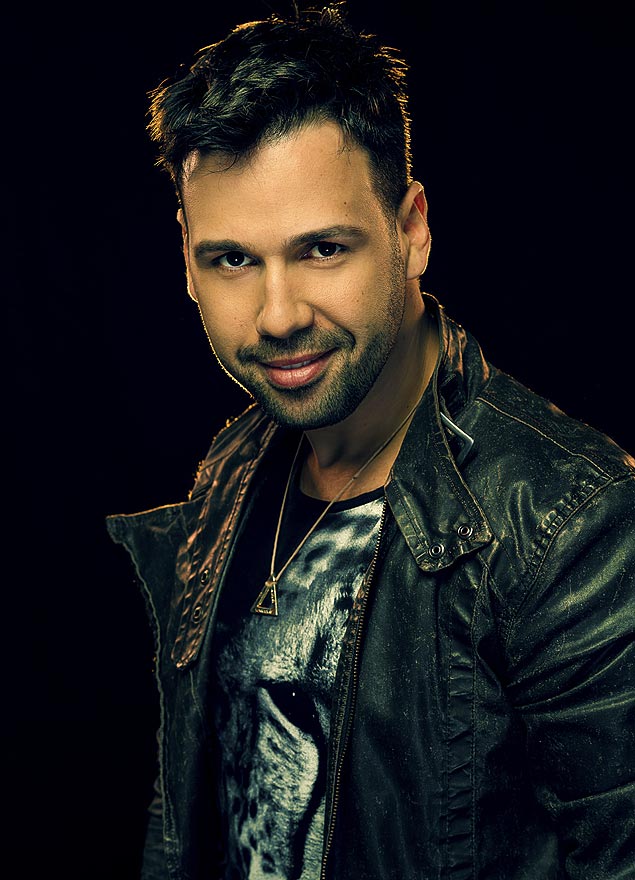 Vinicius Vieira deixou a Record e dedicou-se à carreira de cantor, antes de ser recontratado pela RedeTV!