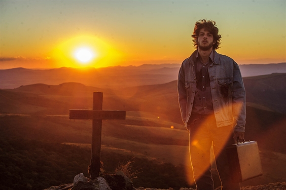 Chay Suede estará na nova trama das nove