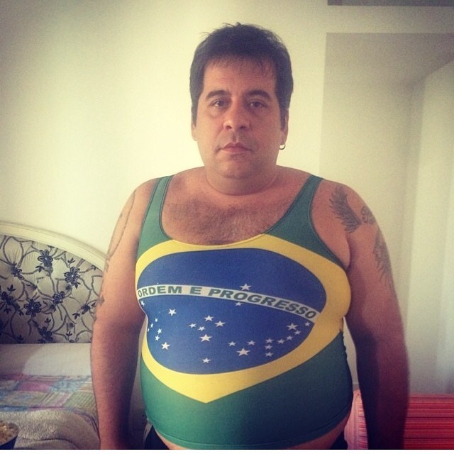 “Me arrependi tanto”, diz Leandro Hassum sobre foto