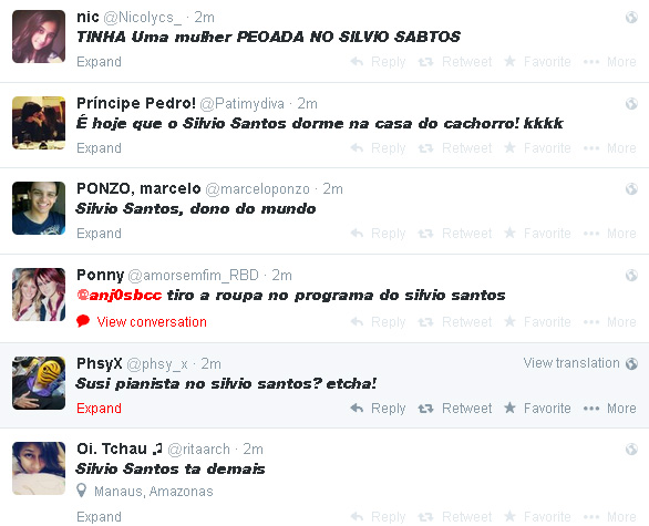 A pianista nua causou comentários na internet