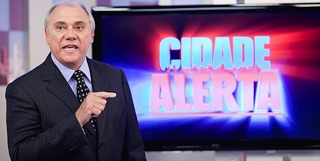 Marcelo Rezende acusa César Filho de copiá-lo e ameaça cobrar Silvio Santos