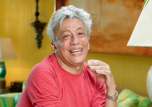 Após 8 anos da morte de Clodovil, mansão é colocada à venda