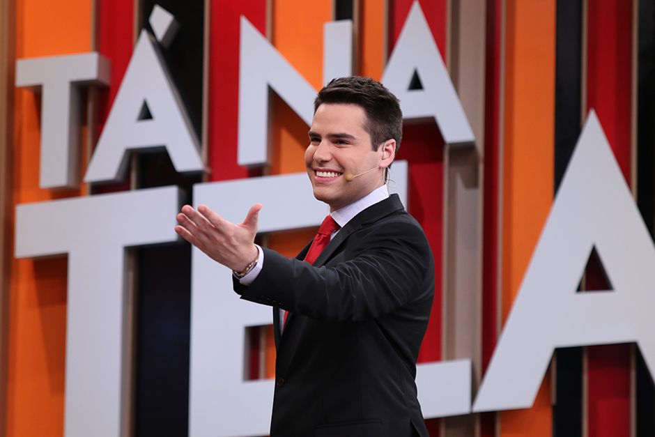Luiz Bacci comanda o "Tá Na Tela" da Band, desde o dia 04 de agosto