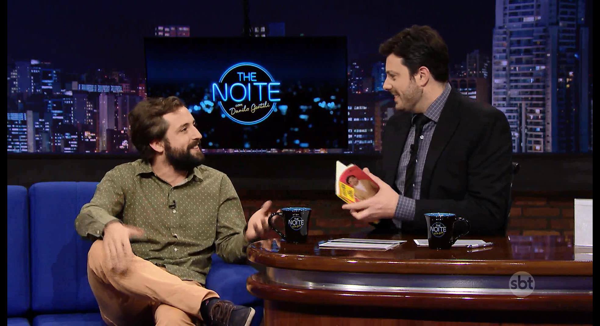 Humorista Gregório Duvivier, do "Porta dos Fundos", em entrevista ao "The Noite".