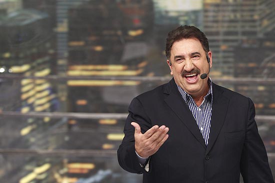 Ratinho já declarou seu amor ao SBT, mas Rede Massa pode se tornar emissora própria com desfiliação