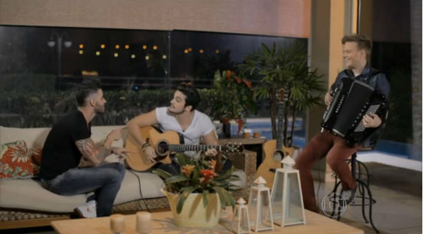"Bem Sertanejo" com Gusttavo Lima e Luan Santana. Cristiano Araújo foi cortado do programa por falta de espaço (Foto: Divulgação)