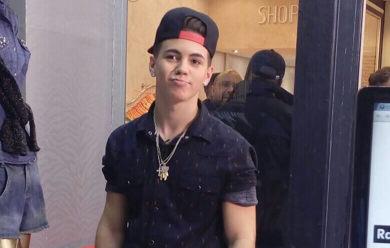 Biel grava quadro para o “Domingo Legal” no bairro do Brás em São Paulo