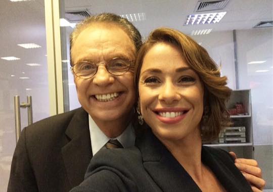 Neila Medeiros posa com Hermano Henning, no SBT