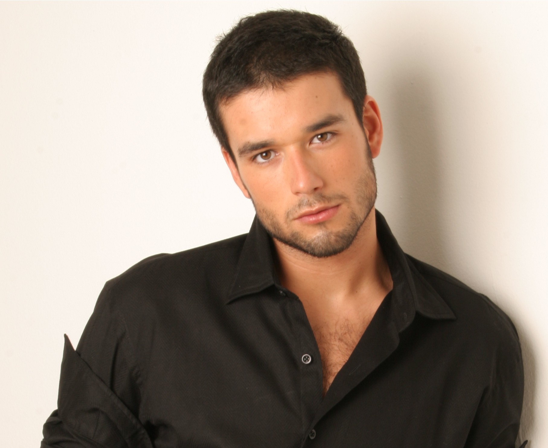 Sérgio Marone renova contrato e vai comandar programa na Record