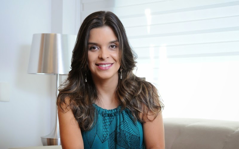 Vivian de Oliveira é autora da primeira novela bíblica da TV, "Os Dez Mandamentos".