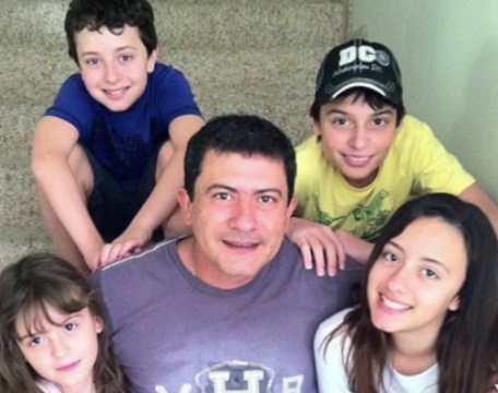 Tom Veiga faz diversos cliques com a família