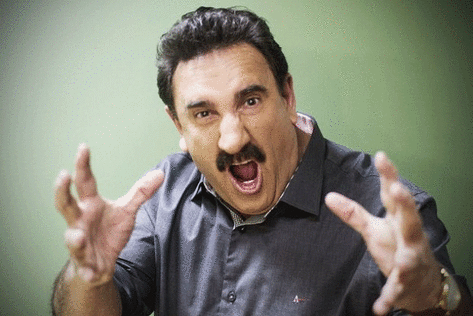 “É verdade. Eu tô ficando chato. Igual ao Faustão”, dispara Ratinho sobre mau humor