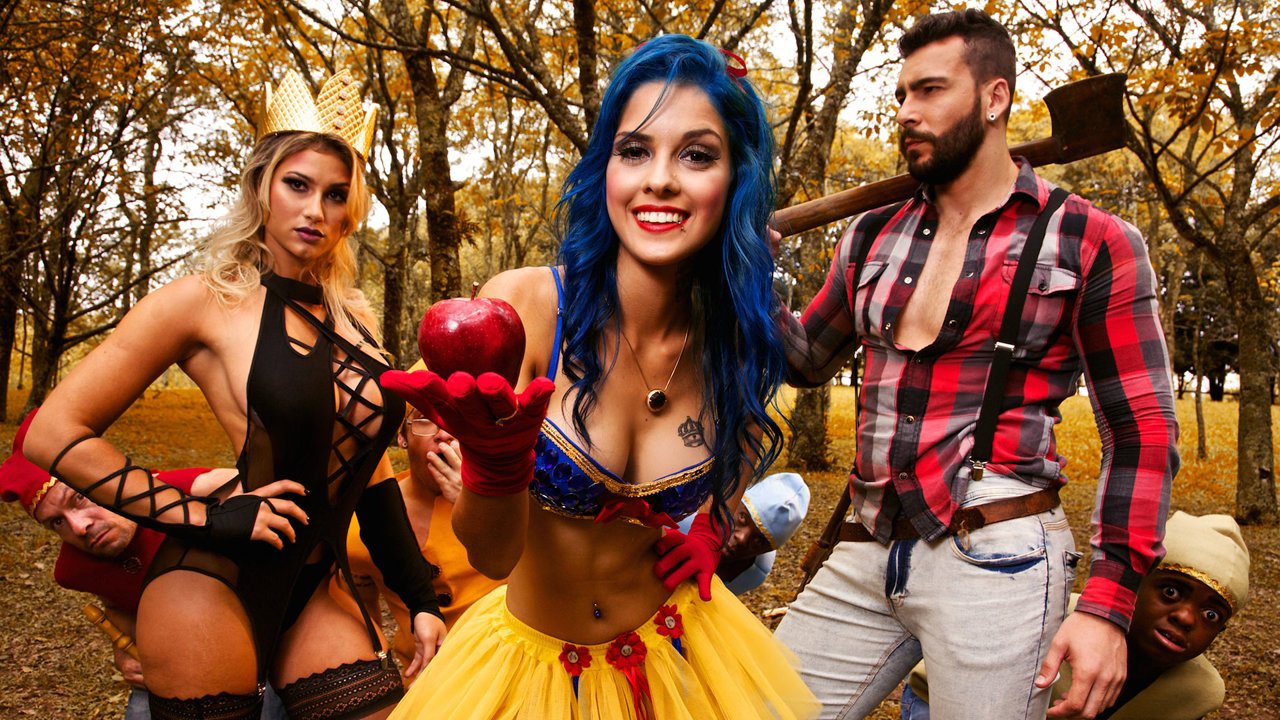 “Mesmo com anestesia a dor foi grande nos dois”, disse Tati Zaque sobre piercing nos seios