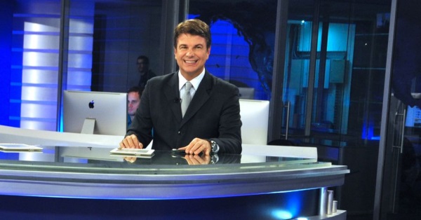 Augusto Xavier será o apresentador do novo jornalístico da RedeTV!. Foto: RedeTV!/Reprodução