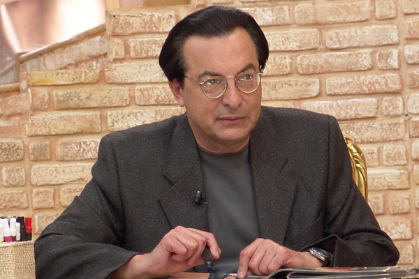 Ronaldo Ésper apresentando o programa "A Casa É Sua", na RedeTV!. Foto: Reprodução