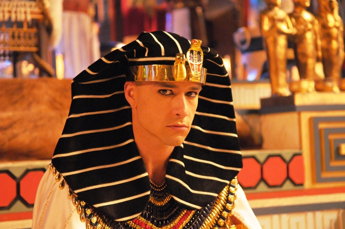 “Os Dez Mandamentos” vence “A Regra do Jogo” com vantagem de dois pontos