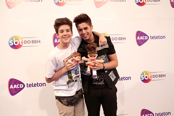 Teleton: filhos do cantor Leonardo se reencontram nos bastidores