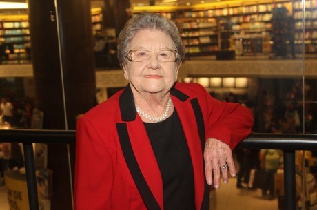 Palmirinha diz que sonha em dar selinho em Neymar: “Amo aquele menino”