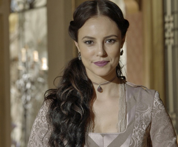 Paolla Oliveira mostra novo visual para a segunda fase de “Além do Tempo”