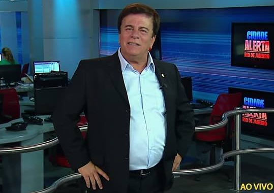 Wagner Montes apresenta a edição local do "Cidade Alerta" no Rio de Janeiro. Foto: Reprodução