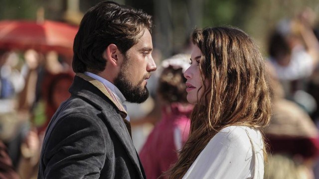 “Além do Tempo”: 150 anos depois, Lívia e Felipe se reencontram em metrô