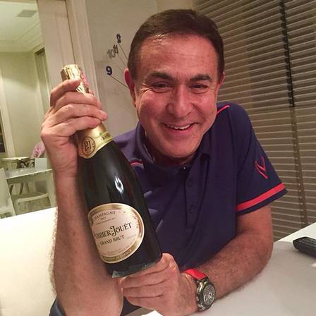 Amaury Jr. recorre a injeções no bumbum com células de embriões de carneiro para rejuvenescer