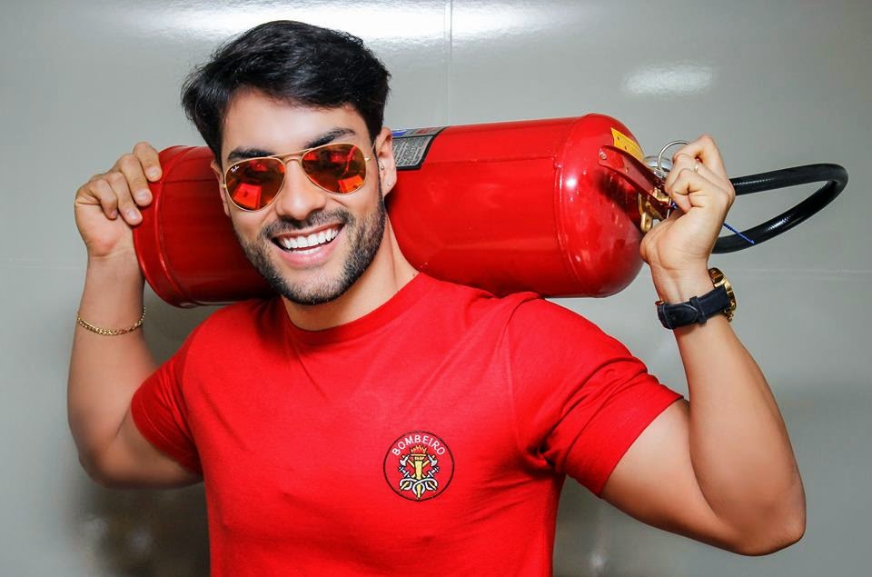 Bombeiro da Eliana será barman em novo bar gay de São Paulo
