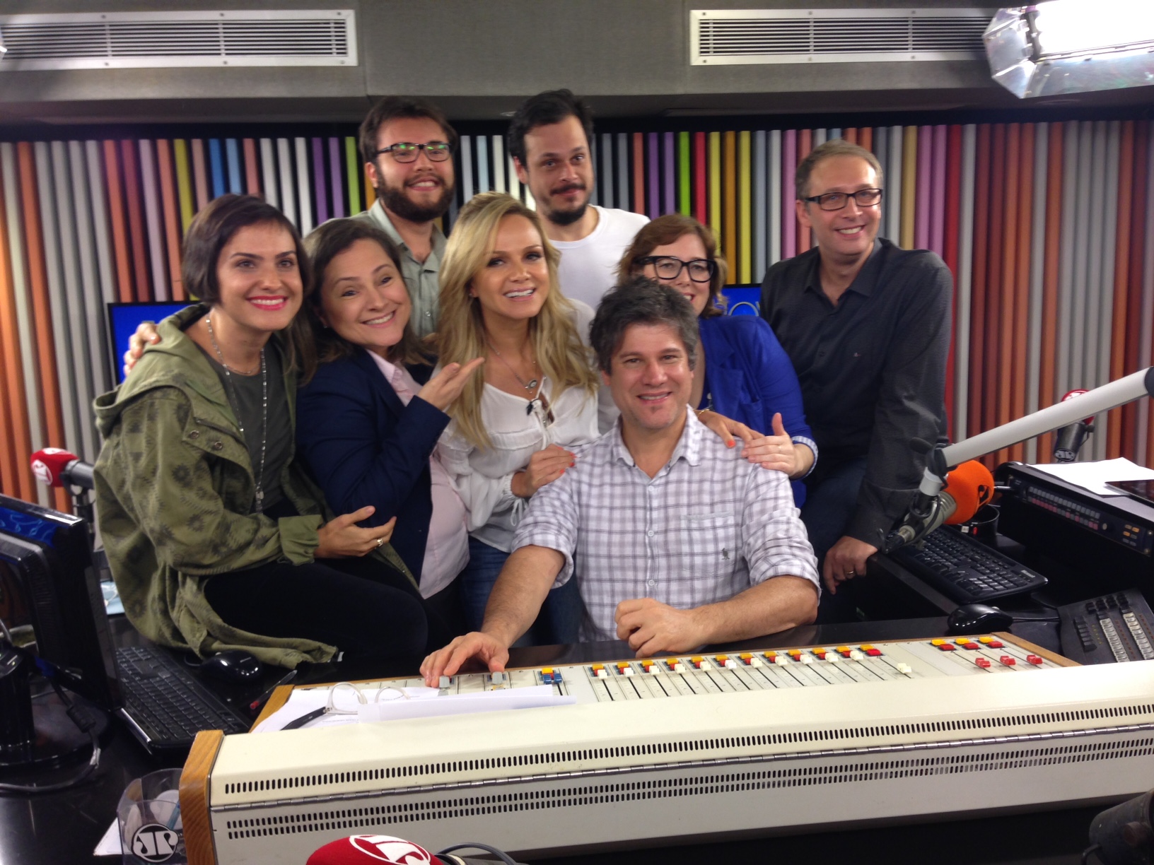 Eliana fala sobre brincadeiras sobre sua testa: “Já fizeram outdoor com ela, eu não ligo”