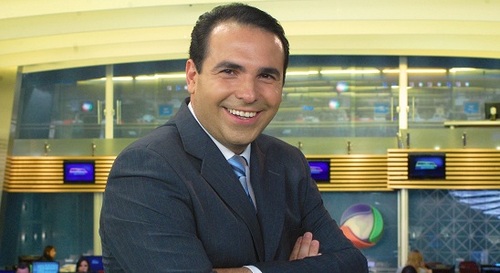 Jornalista Reinaldo Gottino e equipe são homenageados em um muro