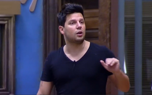 Participante de “A Fazenda” é desconvidado para festa com ex-peões