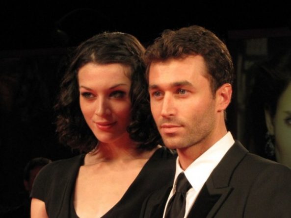Atriz pornô Stoya acusa ex-namorado James Deen de estupro
