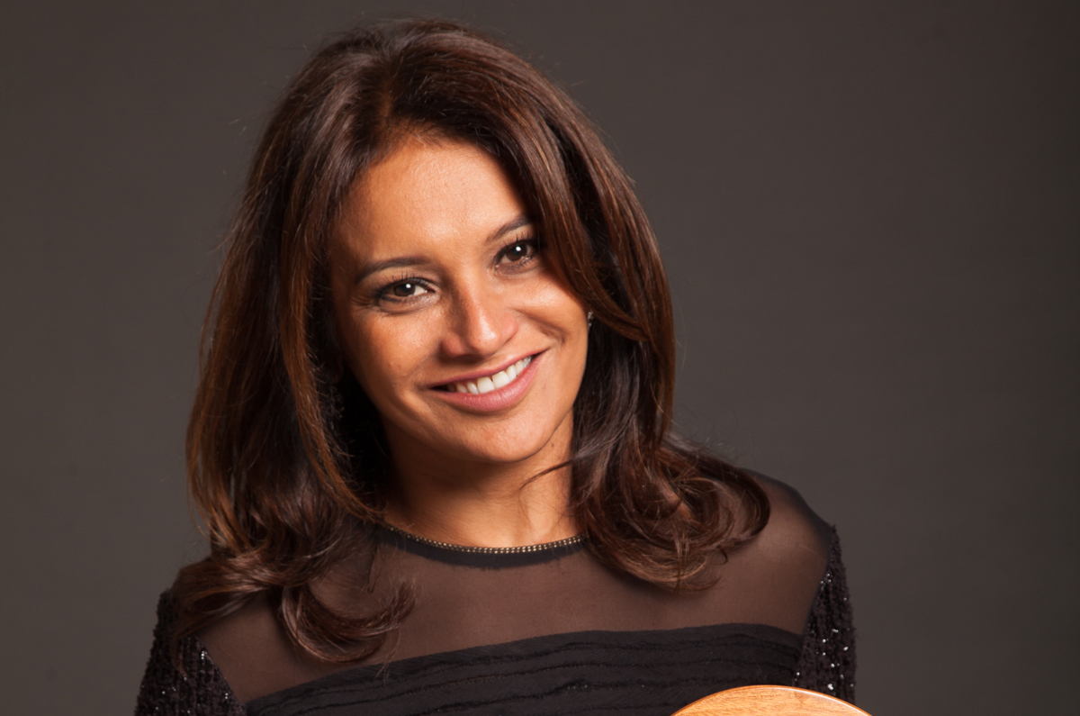 Dira Paes já lê o texto de “Velho Chico”