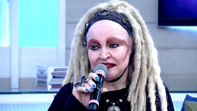 Elke Maravilha fala sobre tragédias recentemente ocorridas em programa da Globo e causa na internet