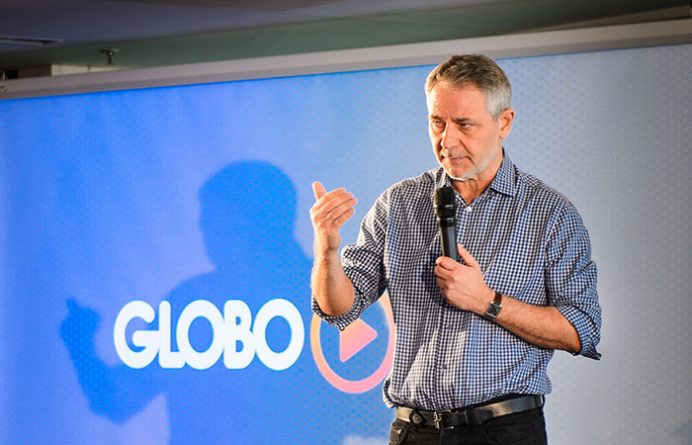 Diretor-geral da Globo convida diretores e artistas para confraternização