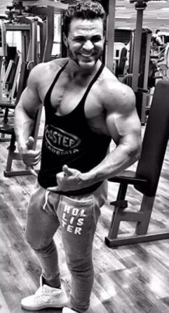 Eduardo Costa posta foto estranha e apaga em seguida; veja