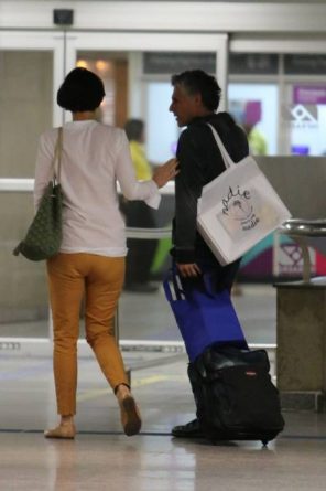 Julia Lemmertz é flagrada pela primeira vez com novo namorado