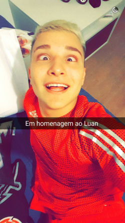 MC Gui brinca com Luan Santana e deixa fãs do sertanejo indignados