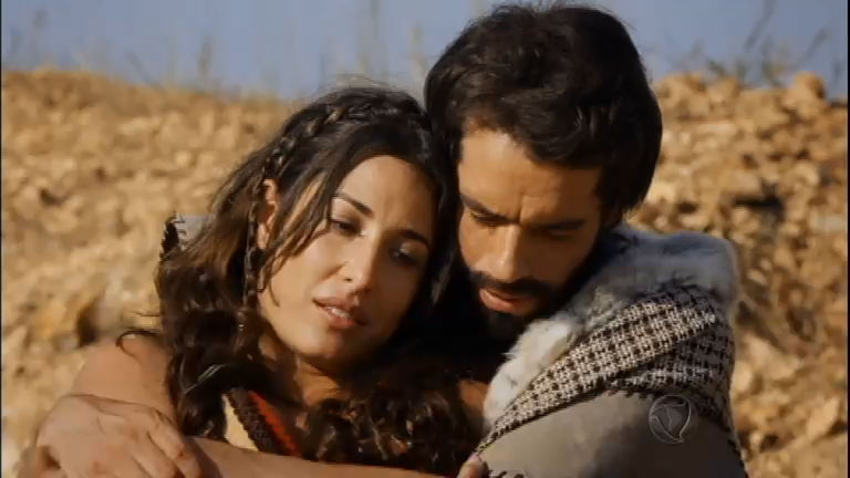 Atores de “Os Dez Mandamentos” gravam chamadas para TV chilena