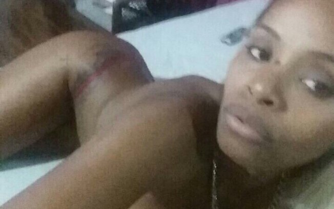 Foto íntima da atriz divulgada na internet. 