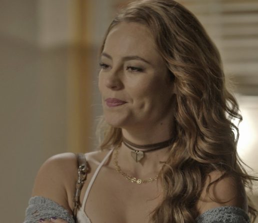 ‘Além do Tempo’: Pedro e Melissa se unem contra Lívia e Felipe