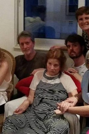 Filho de Tônia Carrero diz que atriz não se comunica e nem anda normalmente