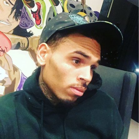Acusado de agredir brasileira, Chris Brown se defende em post no Instagram