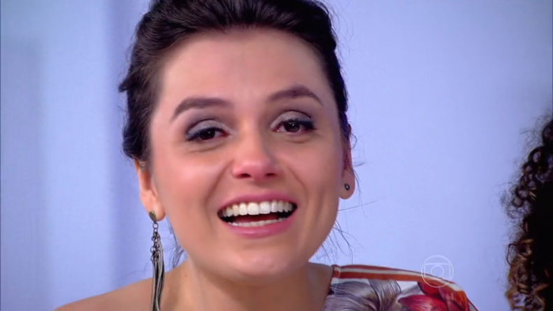 Mônica Iozzi chora ao receber homenagem no “Vídeo Show”: “Muito obrigada pelo carinho”