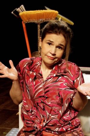 Após transplante, Claudia Rodrigues coloca apartamento para alugar