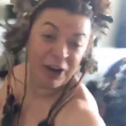 David Brazil faz vídeo sambando pelado e posta na Internet; não veja