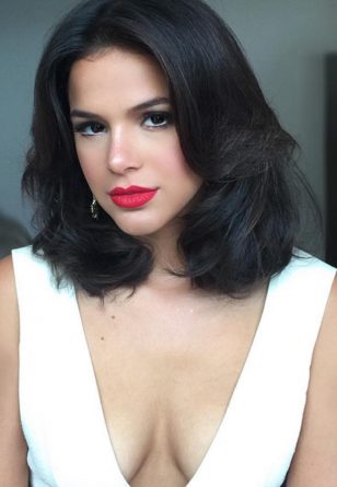 Bruna Marquezine é elogiada em cenas sensuais em nova minissérie da Globo