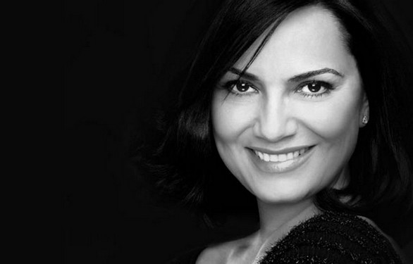 Luiza Brunet causa em foto de topless em rede social; confira