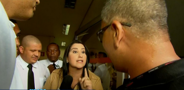 Repórter da Record faz barraco com segurança de hospital: “Tira a mão de mim”